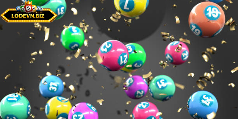 Người chơi chọn số và chờ hệ thống quay tự động