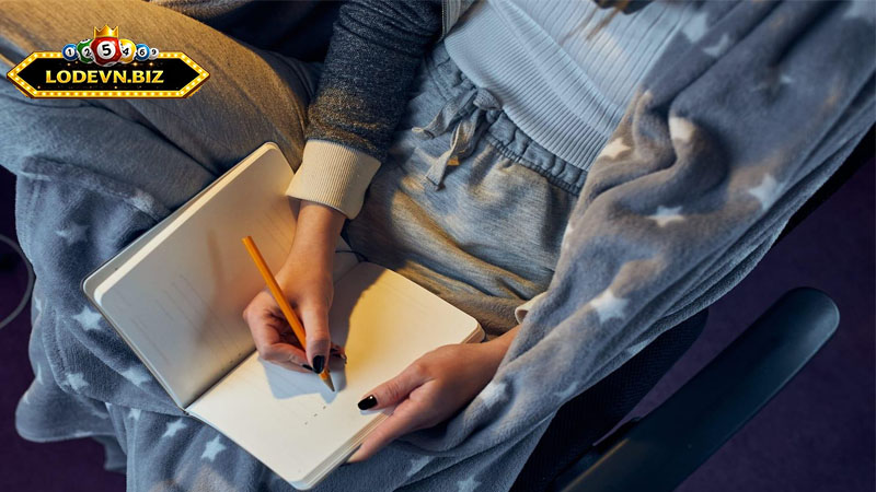Tra cứu sổ mơ, ghi chép và phân tích giấc mơ để hiểu đúng ý nghĩa